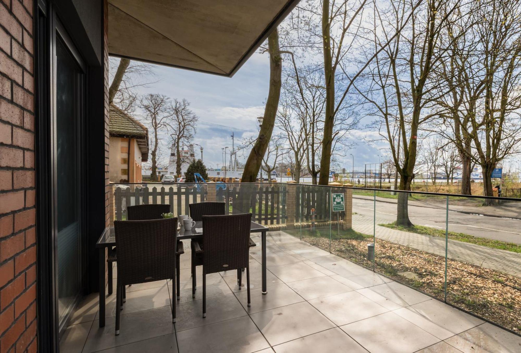 Modern Studio With Terrace And Parking In Swinoujscie By Noclegi Renters Екстер'єр фото